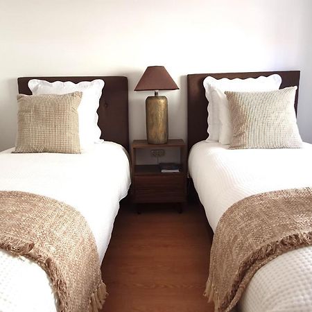 Afonso Galo Guest Apartments I Almada Esterno foto