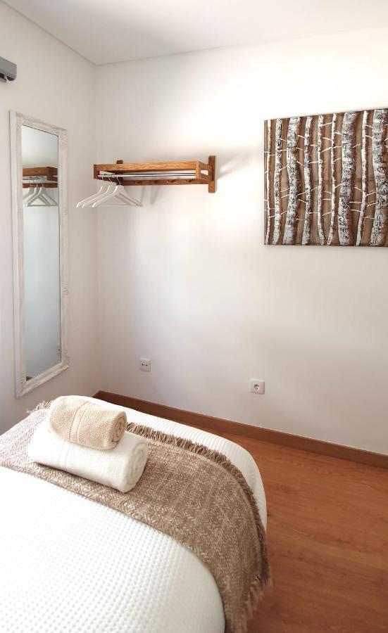 Afonso Galo Guest Apartments I Almada Esterno foto