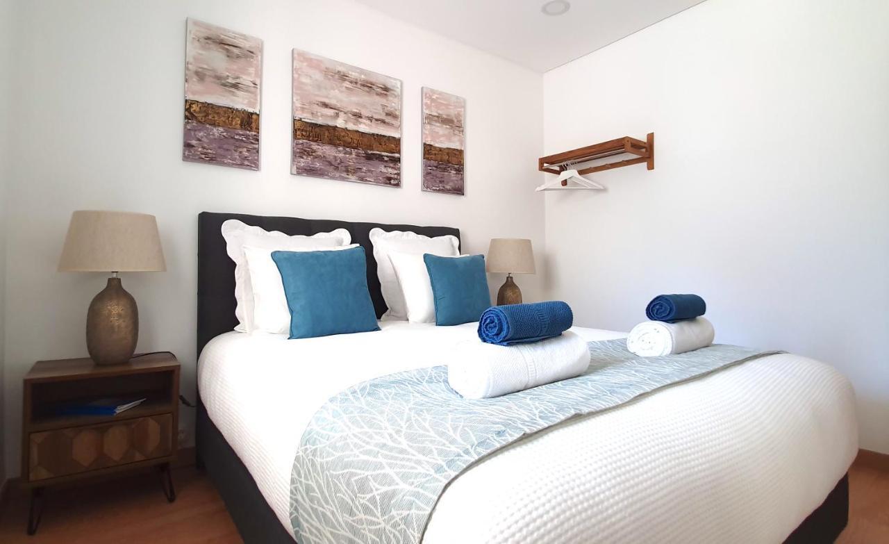 Afonso Galo Guest Apartments I Almada Esterno foto